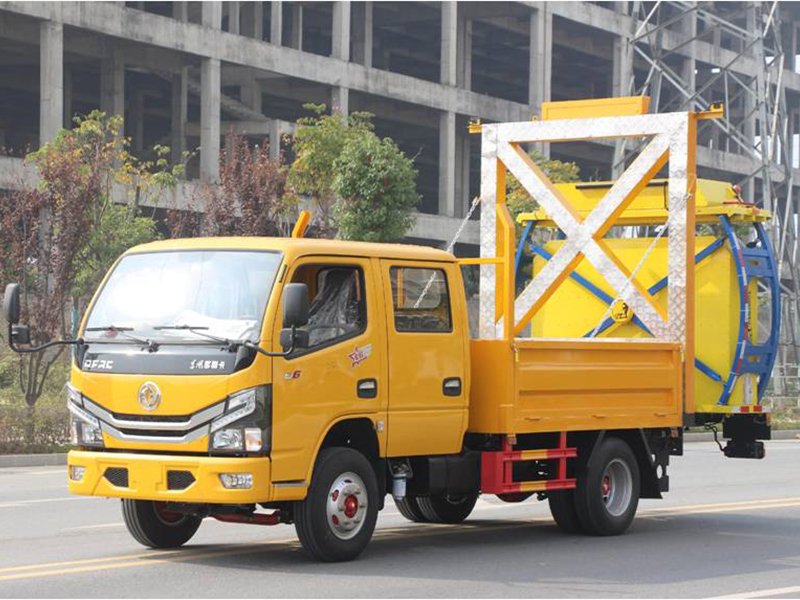 東風多利卡D6雙排防撞緩沖車